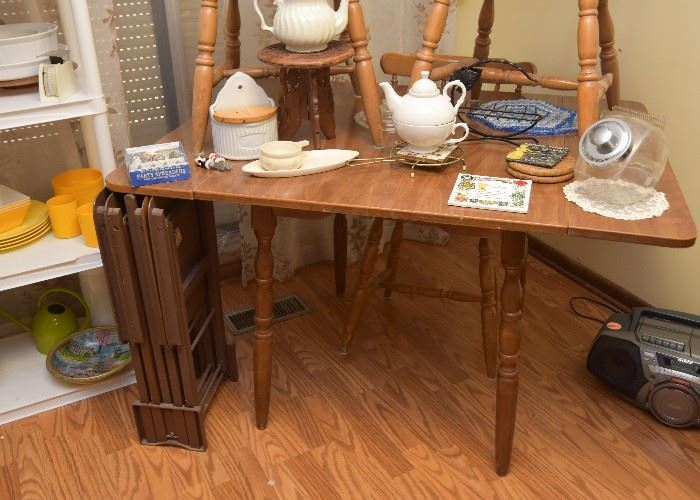 Vintage Kitchen Table with 4 Spindle Back Chairs