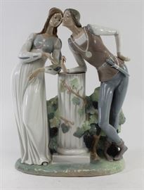 Lot 35: Lladro Figure "Romeo and Juliet"