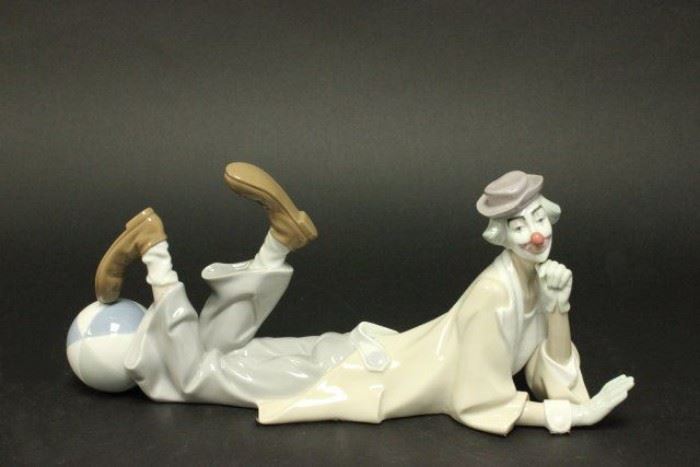 Lot 38: Lladro Clown with Ball