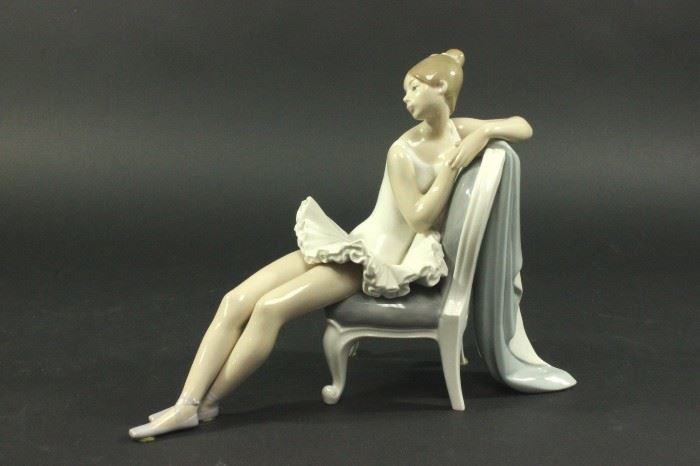 Lot 44: Lladro "Classic Dance" Porcelain Figurine #4847