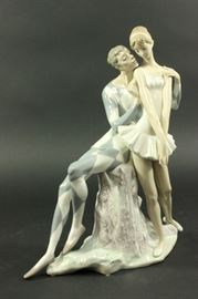 Lot 46: Lladro Ballerina Couple Figurine