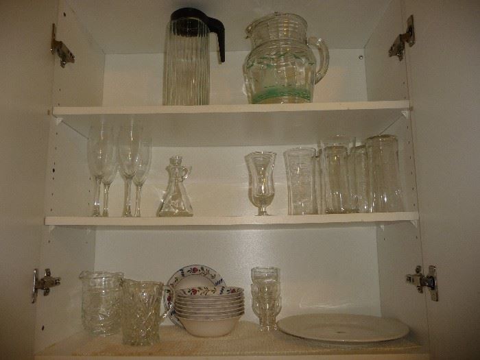 dishes / pitcher /glasses 