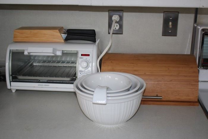 Toaster Oven, Bowl Set, Knives and Bread Box