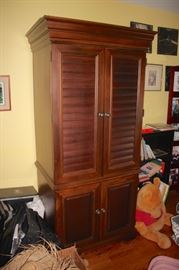 Armoire and Pooh