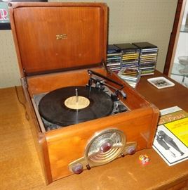 Zenith Cobra Matic Radio Phonograph