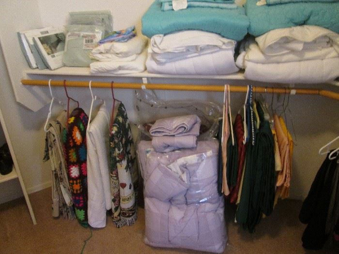 Assorted Linen, Bedding and Afghans