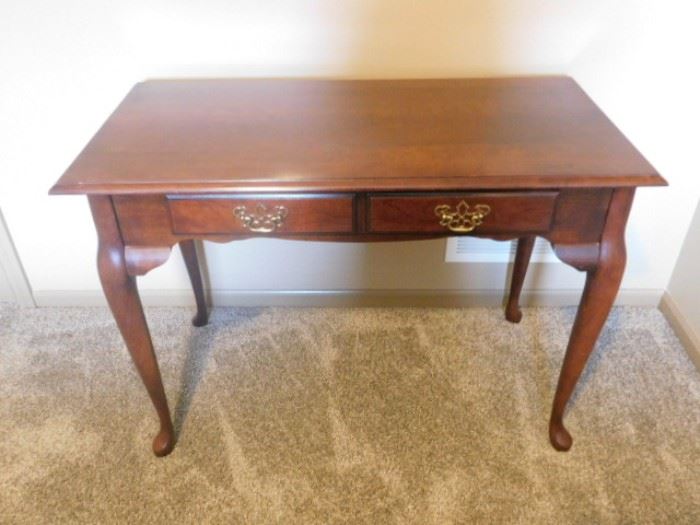 Entry table  28.5 x 40 