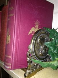 Brass expandable book holder