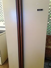 Frigidaire refrigerator/freezer