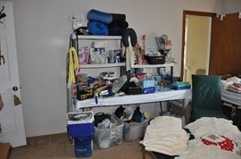 Medical, Health & Beauty - Knee braces, back braces, Copper fit braces - a bin full. Sock puller, long shoe horns,   Medical 