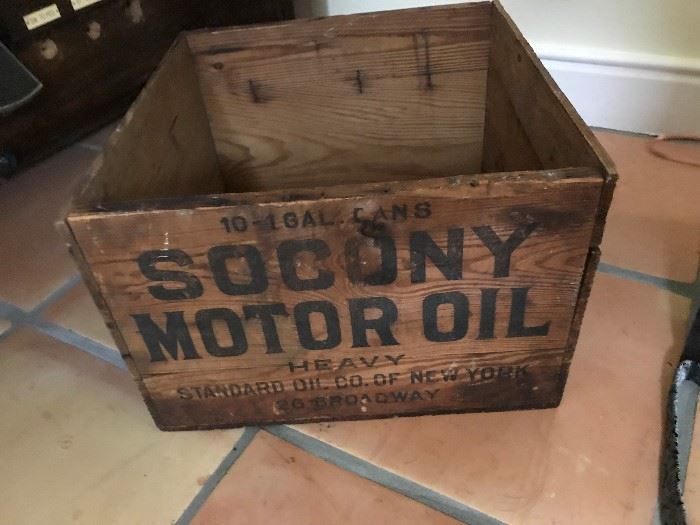 SOCONY MOTOR OIL WOODEN BOX