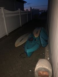 Kayak & surfboards