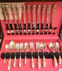 Holmes and Edwards, "Romance" Silverplate, Ca. 1952, in Wooden Case