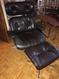 Leather chair with ottoman