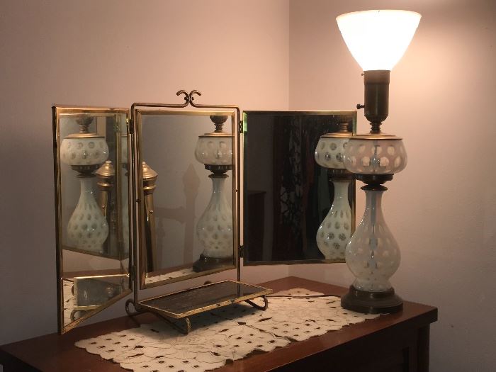 Awesome lamp and vanity mirror