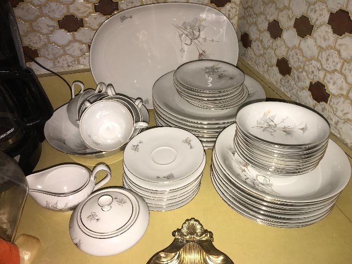 Bareuther china set from Bavaria