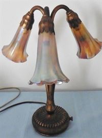 Tiffany 3 light lamp