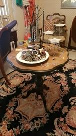Great French Roind Table