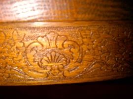 Edging Detail For Round Oak Table