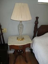 NIGHT STAND, LAMP