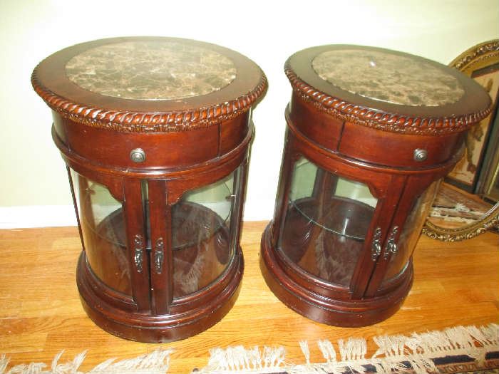 2 MATCHES DECORATIVE SIDE TABLES