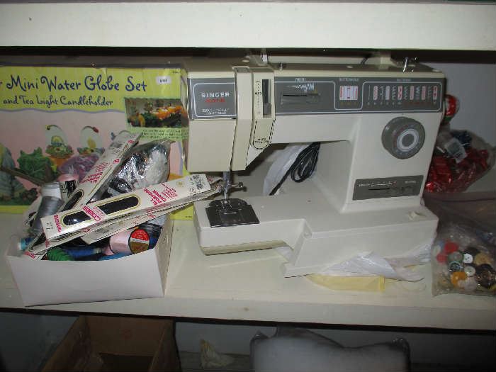 SEWING MACHINE/NOTIONS