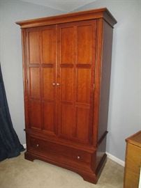 STANLEY ARMOIRE