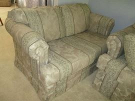 LOVESEAT