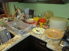 KITCHEN UTENSILS/FLATWARE, TUPPERWARE 