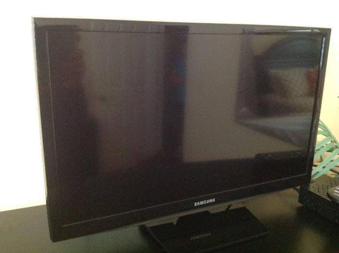 Samsung Flat Screen TV $ 100.00