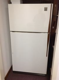 Refrigerator $ 100.00
