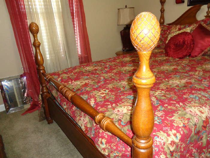 foot board of queen bed