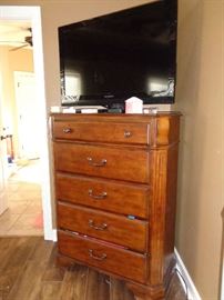 chest of drawers, 3rd flat screen 