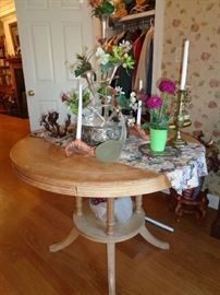 round entry table