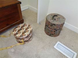 vintage hats & boxes