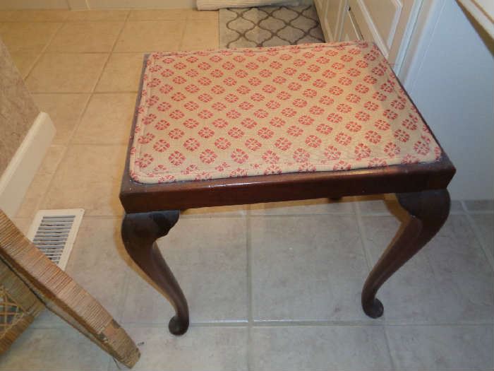 dressing table bench