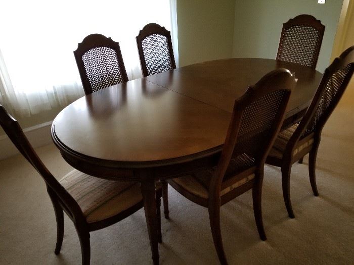 Drexel Esperanto Dining Room Table w/2 Arm Chairs and 6 Side Chairs