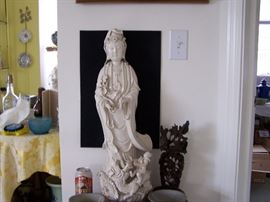 HUGE PORCELAIN LADY BEAUTIFUL CONDITION