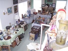 HOUSE FULL STILL UNPACKING