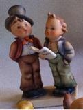 HUMMEL NO: 130 DUET TWO BOYS SINGING MINT GERMANY FIGURINE VINTAGE GERMAN