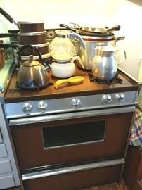 vintage oven, vintage pots