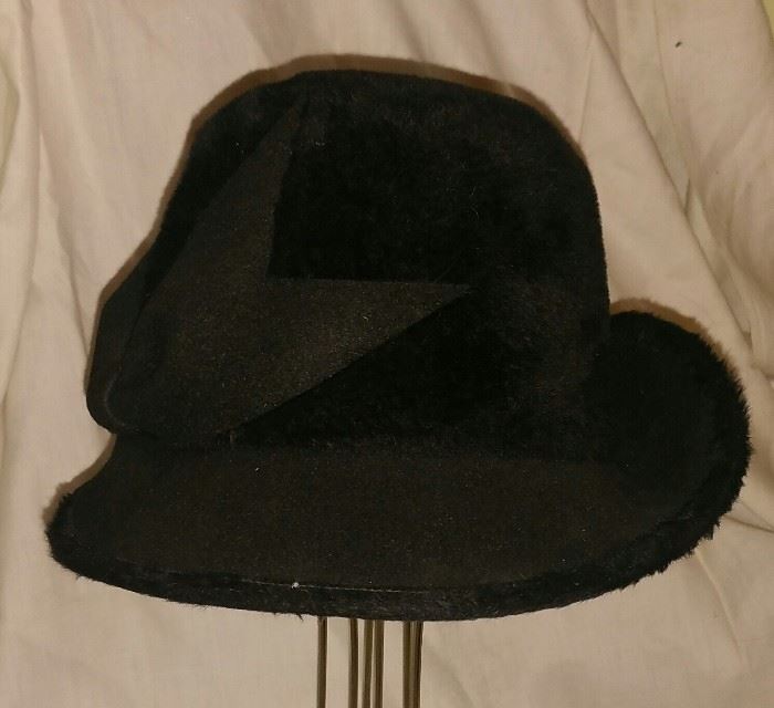 Women's Hat with Bow