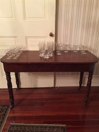Federal Mahogany Table with acanthus caved legs