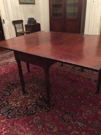 Federal Drop Leaf Table with acanthus carved legs