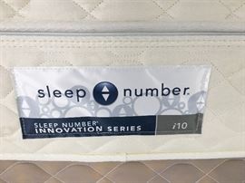 King Sized Sleep Number Bed Sleep Innovation Series i10 Set on Americana Maple Frame BUY IT NOW $400