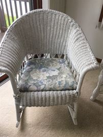 BUY IT NOW!!! Indoor Outdoor Patio Wicker Rocking Chair $50