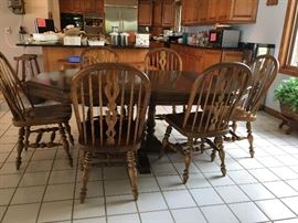 Royal Charter Oak Kitchen to Dining Table 44" Octagon with out leaves opens to 74" with 2 leaves of 15" each with 6 Tiger Oak Chairs BUY IT NOW $400