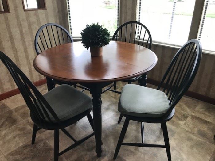 Breakfast table and chairs - Ethan Allen