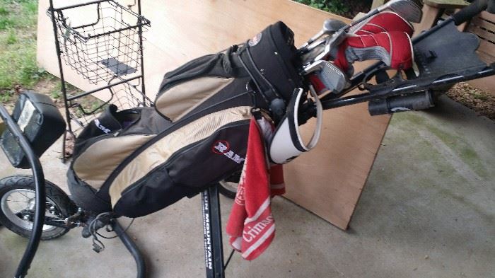 Complete set of University of Alabama ladies golf clubs with golf caddy