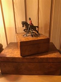 Box with attack’s metal horse and rider